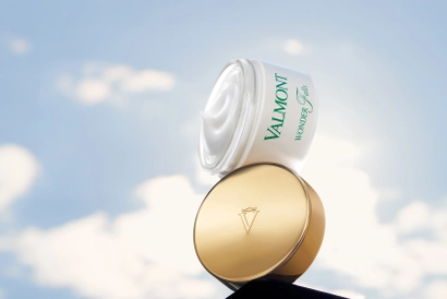 cleanser_7050490_valmont_purity_wonder_falls_hero_2.jpg